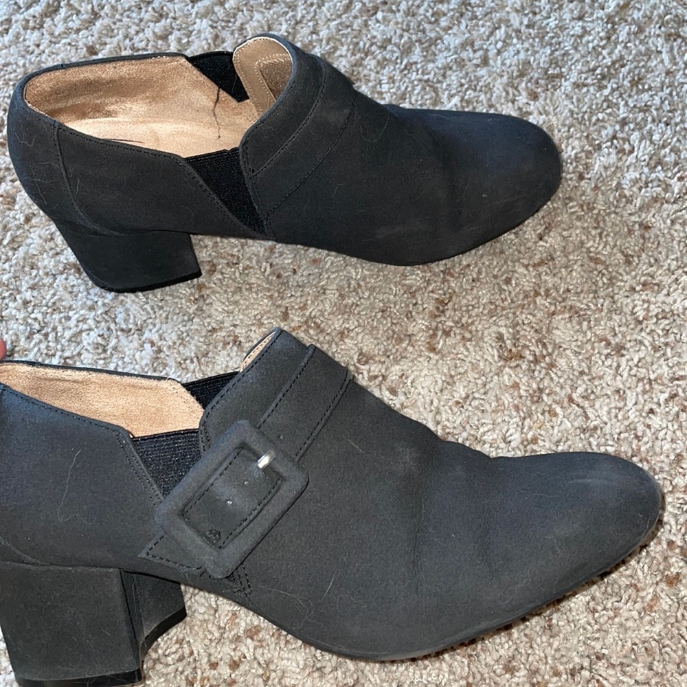 Life Stride women's black heeled front strap booties / boots